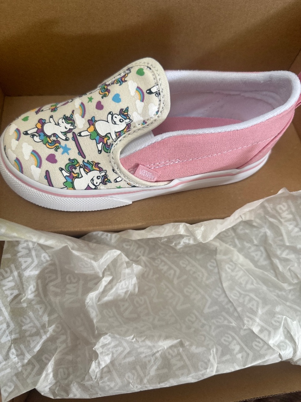 New in box pink unicorn/rainbow velcro lace Vans